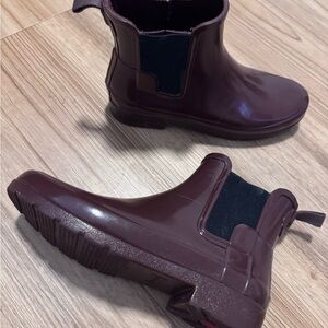HUNTER Chelsea Boots in Cherry Brandy